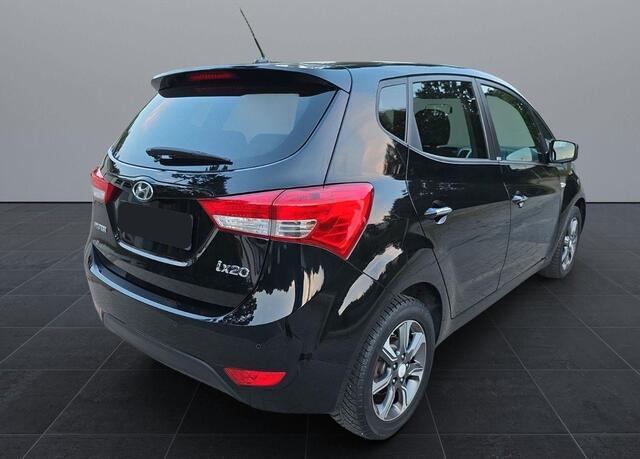 Hyundai IX20 1.6i AUTOMAAT STOEL+STUUR VERW. PDC