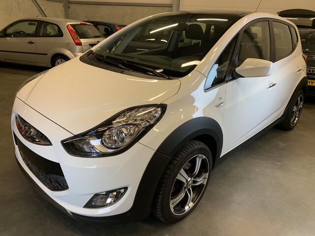 Hyundai IX20 1.4i Crossline X | Zeldzame uitvoering | Panoramadak | PDC | 2016 Etc.