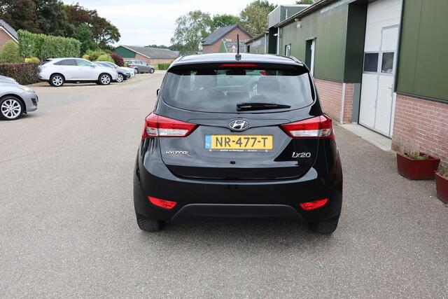Hyundai IX20 1.4i Go!, Nieuwstaat, Airco, Navigatie, Telefoon, Achteruitrijcamera, Parkeersensoren, Hoge instap, Org NL auto, Isofix, 16 inch lichtmetaal met all season banden