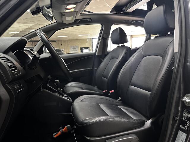 Hyundai IX20 1.6i Premium/ 125pk/ Automaat/ 16'' LMV/ Panorama-Dak/ Camera/ Stoel + Stuurverw./ Navi/ Clima/ Cruise/ Elek. pakket/ Isofix/ Bluetooth/ Armsteun/ Multi. LEDER. Stuur/ Mistl./ PDC/ Extra getint glas.
