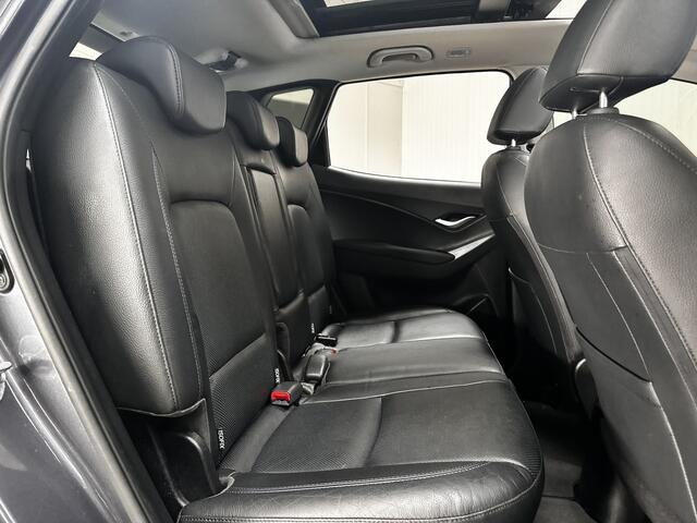 Hyundai IX20 1.6i Premium/ 125pk/ Automaat/ 16'' LMV/ Panorama-Dak/ Camera/ Stoel + Stuurverw./ Navi/ Clima/ Cruise/ Elek. pakket/ Isofix/ Bluetooth/ Armsteun/ Multi. LEDER. Stuur/ Mistl./ PDC/ Extra getint glas.