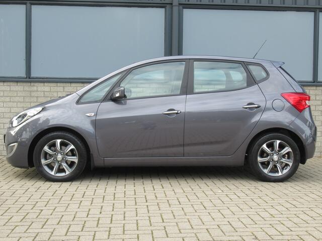 Hyundai IX20 1.6i Automaat 2e eigen | navi | camera | stoel + stuur verw | cruise