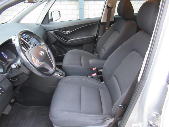 Hyundai IX20 1.6i Premium Automaat 1e eigen | dealer onderh | navi | camera | stoel + stuur verw.