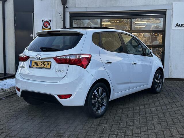 Hyundai IX20 1.4i Go! | Luxe & Comfort | Schuifdak ? | Navi ? | Camera ? | Verwarming ? | Hoge zit !