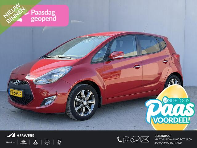 Hyundai IX20 1.6i Go! / Navigatie / Achteruitrij Camera / Origineel Nederlandse auto / Parkeersensoren / Airco / NAP / Elektr. Ramen / Centrale Deur Vergrendeling / Metallic Lak /