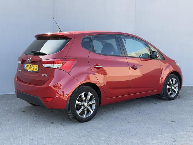 Hyundai IX20 1.6i Go! / Navigatie / Achteruitrij Camera / Origineel Nederlandse auto / Parkeersensoren / Airco / NAP / Elektr. Ramen / Centrale Deur Vergrendeling / Metallic Lak /