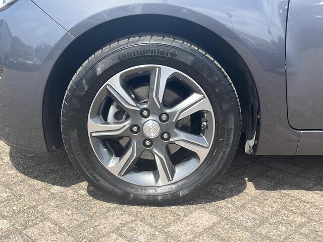 Hyundai IX20 1.6i Premium l Automaat, Stoel/stuur-verwarming, Camera, Cruise control, Multi-functioneel stuurwiel, Parkeersensoren achter, Lichtmetalen velgen,