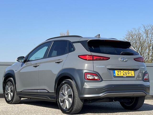 Hyundai Kona EV Premium 64 kWh | Lederen bekleding | Head up display | Geïntegreerde navigatiesysteem | Warmtepomp |