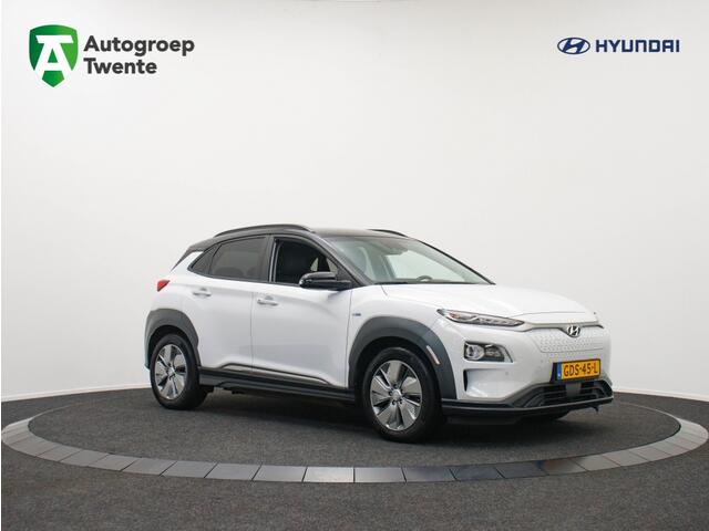 Hyundai Kona EV Premium 64 kWh | 3-Fase | Zwart dak | Weinig km!