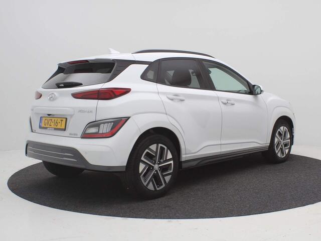 Hyundai Kona EV Fashion 64 kWh / 3-Fase laden / Navigatie / Bluelink / Climate Control / Airconditioning / Cruise Control / Keyless Entry