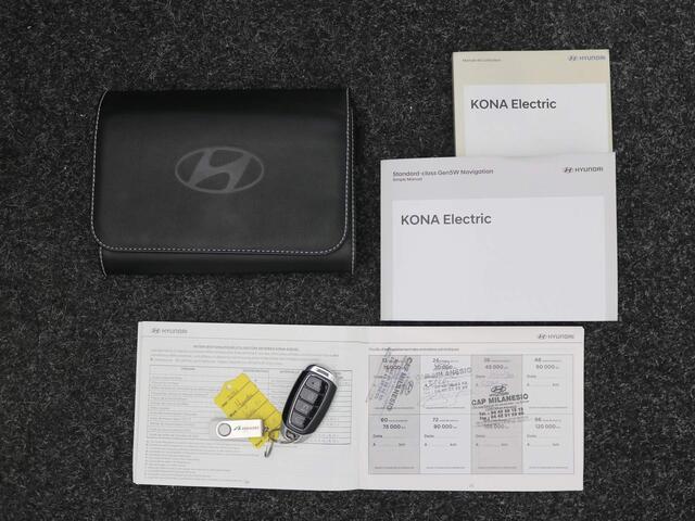 Hyundai Kona EV Fashion 64 kWh / 3-Fase laden / Navigatie / Bluelink / Climate Control / Airconditioning / Cruise Control / Keyless Entry