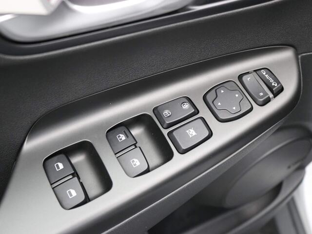 Hyundai Kona EV Fashion 64 kWh / 3-Fase laden / Navigatie / Bluelink / Climate Control / Airconditioning / Cruise Control / Keyless Entry