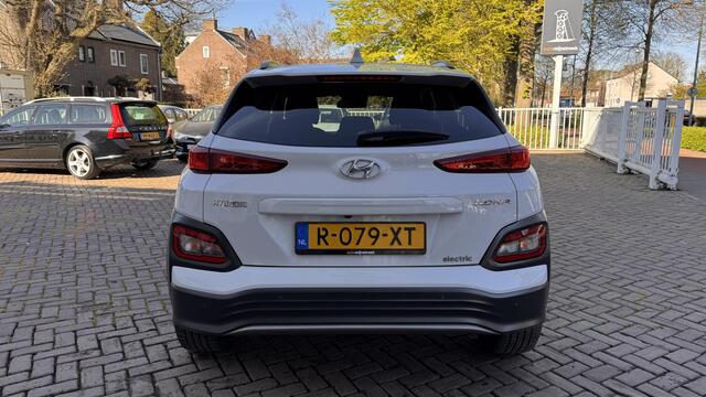 Hyundai Kona EV Fashion 64 kWh | Volledig Hyundai onderhouden |