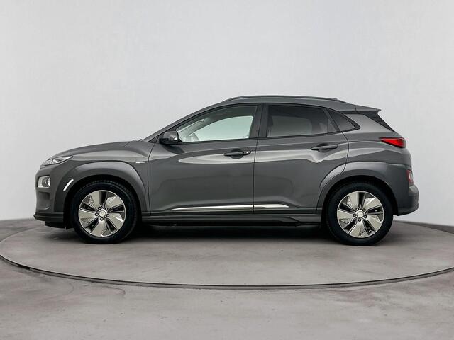 Hyundai Kona EV Premium 64 kWh Navigatie | Climate Controle | electrische verstelbare stoelen met verwarmt en koeling |