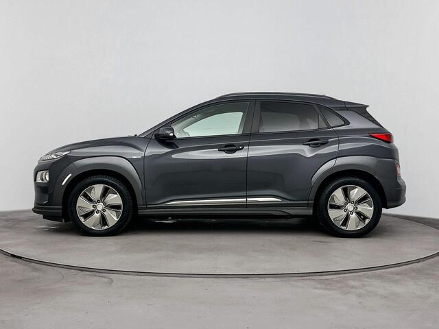 Hyundai Kona EV Fashion 64 kWh | Navigatie | Climate Controle | Apple Carplay | achteruitrij Camera |
