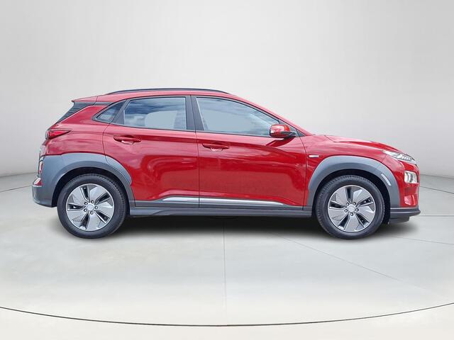 Hyundai Kona EV Comfort 64 kWh | Achteruitrijcamera | Adaptief Cruise Control | Apple Carplay/Android Auto | Krell Premium audio | Climate control | 12 Maanden BOVAG |