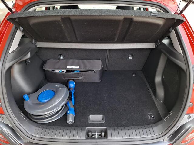 Hyundai Kona EV Comfort 64 kWh | Achteruitrijcamera | Adaptief Cruise Control | Apple Carplay/Android Auto | Krell Premium audio | Climate control | 12 Maanden BOVAG |