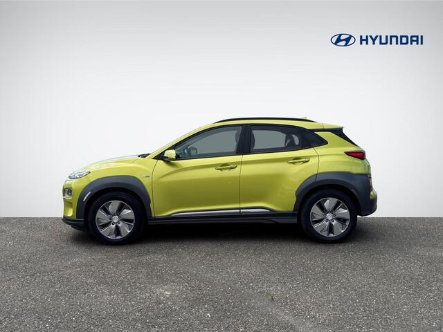 Hyundai Kona EV Premium 64 kWh 3-Fase Lader | Navigatie | Stoelventilatie + -verwarming | Head-Up Display | Leder | Adapt. Cruise Control | Rijklaarprijs!