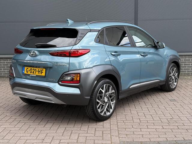 Hyundai Kona 1.6 GDI HEV Premium / Elektrische Stoelen / Blindspot / Head-Up Display / Stoel Verwarming+Verkoeling / Achteruitrijcamera /