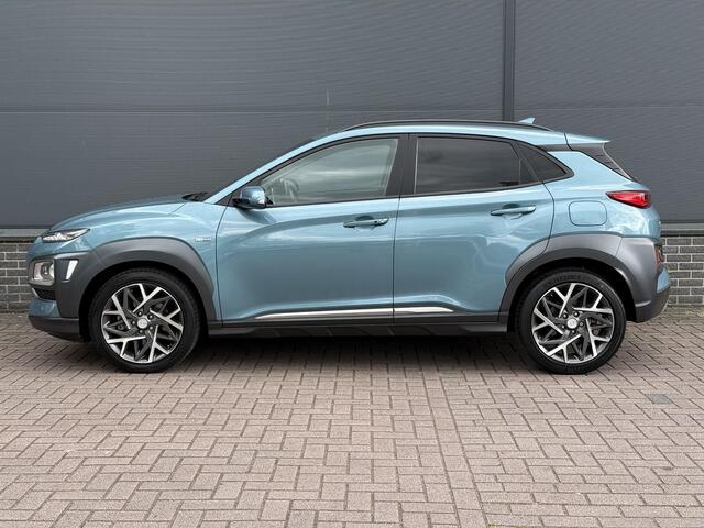Hyundai Kona 1.6 GDI HEV Premium / Elektrische Stoelen / Blindspot / Head-Up Display / Stoel Verwarming+Verkoeling / Achteruitrijcamera /