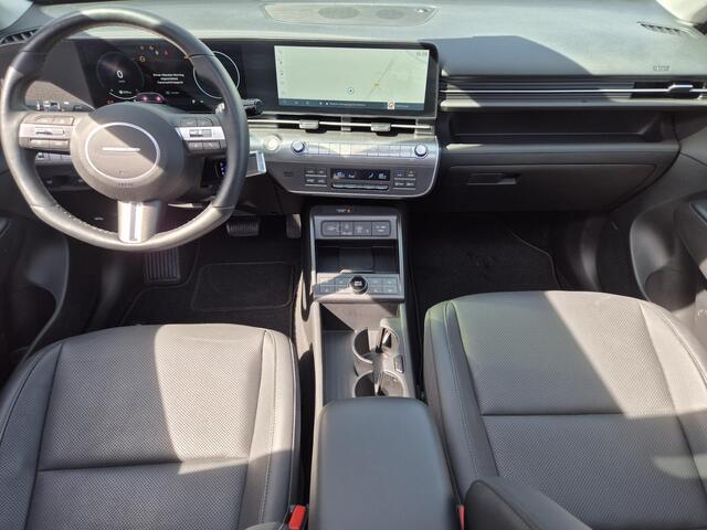 Hyundai Kona 1.6 GDI HEV Premium Sky Automaat / Glazen schuif- en kanteldak / Stuur- en Stoelverwarming / Rondomzicht camera / Elektrisch verstelbare voorstoelen Stoelventilatie voor / Bose Audio Systeem / Apple Carplay Android Auto /