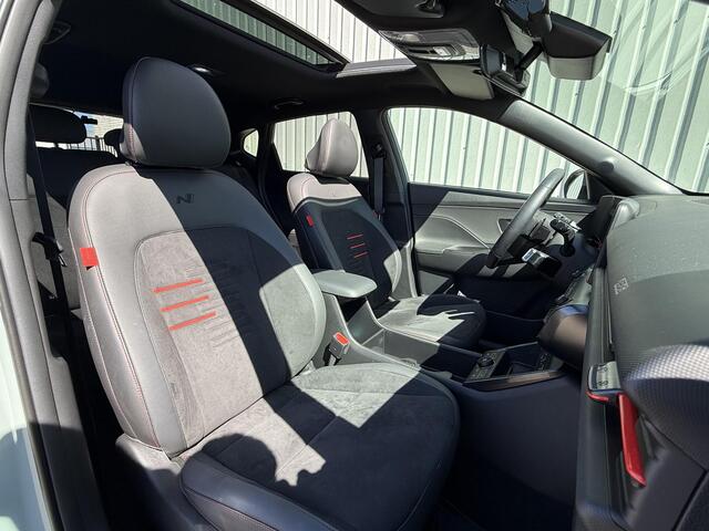 Hyundai Kona 1.6 GDI HEV N Line Sky Stoel verwarming/verkoeling / Schuif/Kantel dak / Parkeerassistent / 360 Camera / Dashcam / Elektrische achterklep / Bose Audio / Originele NL auto /