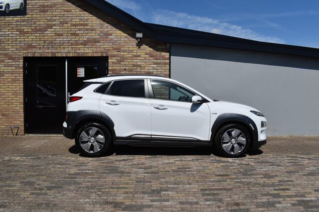 Hyundai Kona EV PREMIUM 64 KWH, HUD, Navi, Camera