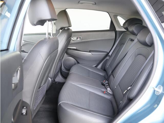 Hyundai Kona EV Premium 64 kWh | Elektrisch | Stoelverwarming/koeling | ACC |