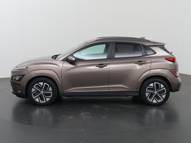 Hyundai Kona EV Fashion 64 kWh | Navigatiesysteem | Parkeercamera | Head Up Display | Cruise control Adaptief
