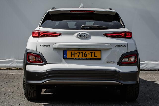 Hyundai Kona EV Premium 64 kWh 204pk 3-Fase/ Elek. schuifdak/ Camera/ Lederen int./ Stuur+stoelverwarming/ Krell audio