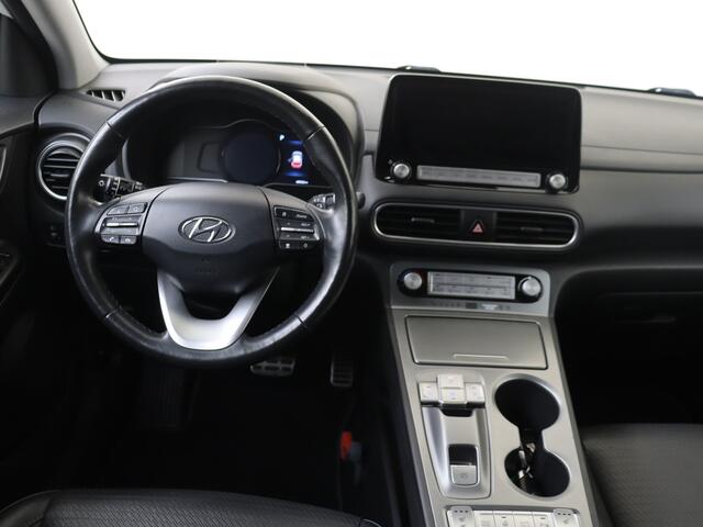 Hyundai Kona EV Premium 64 kWh Automaat | Navigatie | Trekhaak | Lederen bekleding