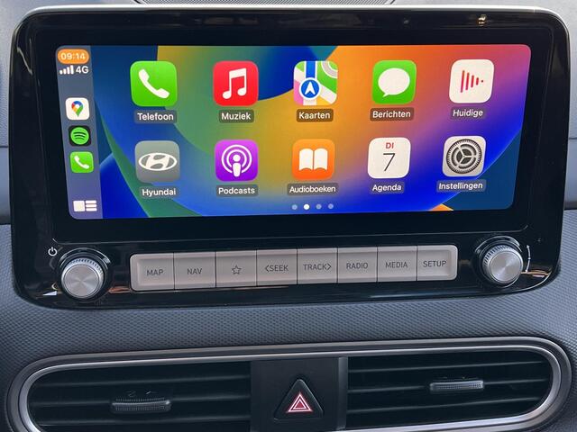 Hyundai Kona EV Fashion 64 kWh / Accu SoH 100 % / WLTP 484 km / CSS snelladen / Drie fase / Warmtepomp / HUD / Navi / Apple Carplay Android /