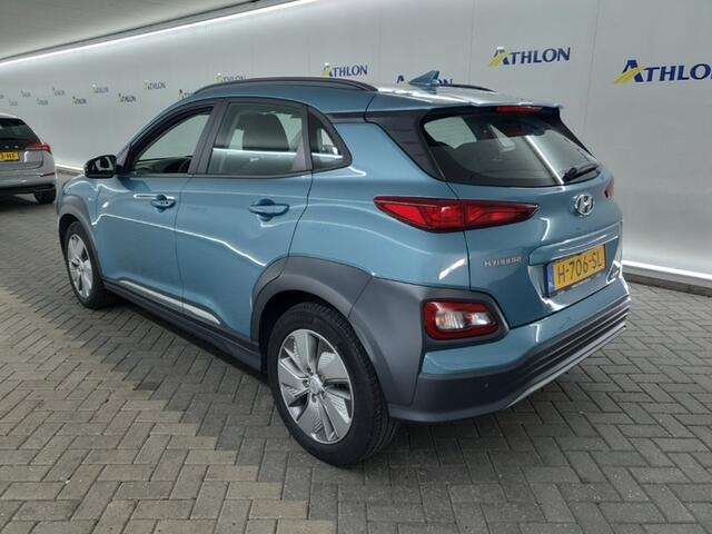 Hyundai Kona EV Comfort 64 kWh (204 PK) 1e-Eig. & Dealer-Onderh. BOVAG-Garantie. NL-Auto. 3-Fase, Warmtepomp, Navigatie/Apple-Carplay/Android-Auto, Adaptive-Cruisecontrol, Keyless-Entry/Start, Achteruitrijcamera, Parkeersensoren, DAB, Lm-Velgen-17Inch, Privacy-Glas