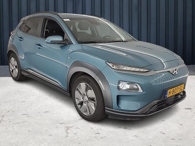 Hyundai Kona EV Premium 64 kWh (204 PK) 1e-Eig. & Keurig-Onderh. BOVAG-Garantie. NL-Auto. 3-Fase, Warmtepomp, Half-Leer, Navigatie/Apple-Carplay/Android-Auto, Adaptive-Cruisecontrol, Keyless-Entry/Start, Parkeersensoren-V+A, wachten met adverteren Achteruitrijcamera, 