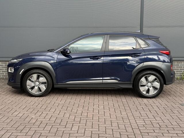 Hyundai Kona EV Fashion 64 kWh / Head-up Display / Adaptive Cruise / Navigatie / Achteruitrij Camera / Keyless / Apple Carplay & Android Auto /
