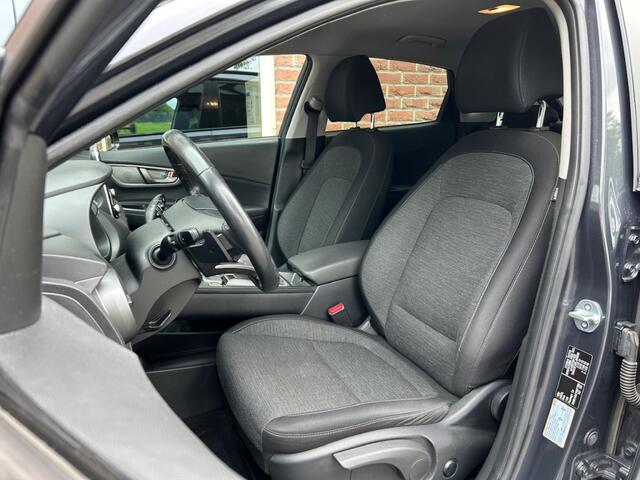 Hyundai Kona EV Comfort 64 kWh 3 FASE / CAMERA / TREKHAAK / CARPLAY / ANDROID