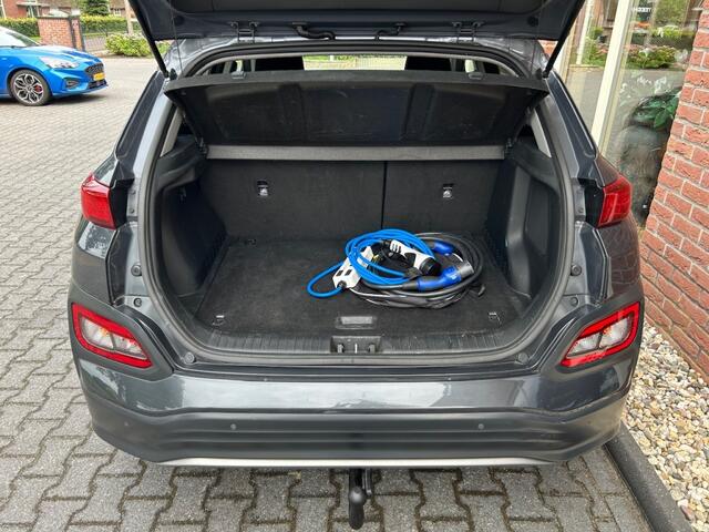 Hyundai Kona EV Comfort 64 kWh 3 FASE / CAMERA / TREKHAAK / CARPLAY / ANDROID