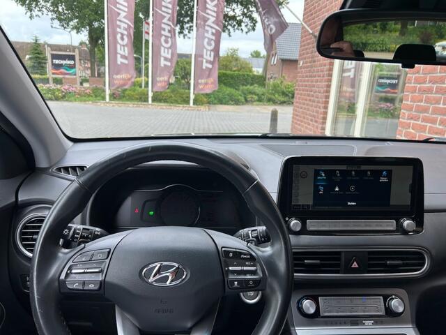 Hyundai Kona EV Comfort 64 kWh 3 FASE / CAMERA / TREKHAAK / CARPLAY / ANDROID