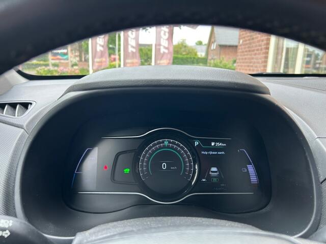 Hyundai Kona EV Comfort 64 kWh 3 FASE / CAMERA / TREKHAAK / CARPLAY / ANDROID