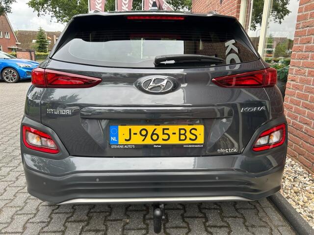 Hyundai Kona EV Comfort 64 kWh 3 FASE / CAMERA / TREKHAAK / CARPLAY / ANDROID