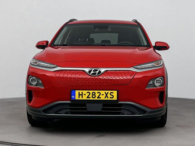 Hyundai Kona EV Premium 64 kWh | Apple\Android carplay | Navi | Cruise control | Climate control | Electrische verstelbare stoelen met stoelverwarming\verkoeling | Stuurverwarming |