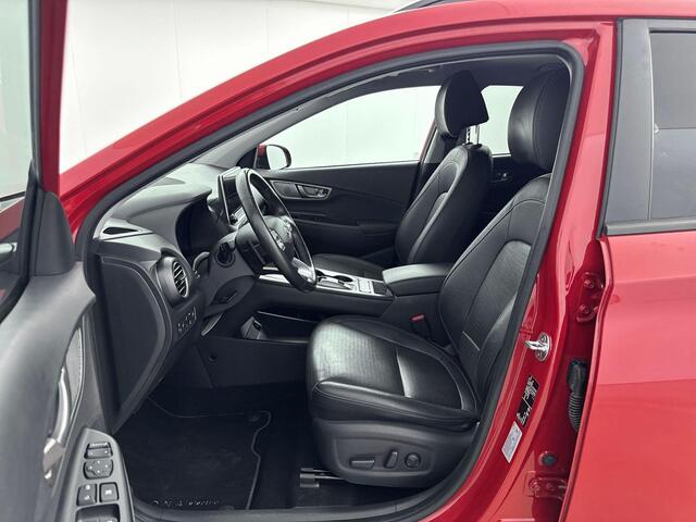 Hyundai Kona EV Premium 64 kWh | Apple\Android carplay | Navi | Cruise control | Climate control | Electrische verstelbare stoelen met stoelverwarming\verkoeling | Stuurverwarming |