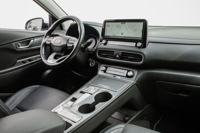 Hyundai Kona EV Premium 64 kWh 3-Fase/ Camera/ Krell audio/ Stoel-stuurverwarming/ Carplay/ Stoelventilatie