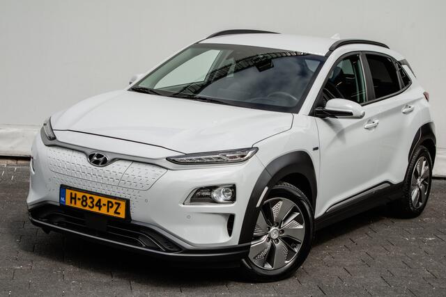 Hyundai Kona EV Premium 64 kWh 3-Fase/ Camera/ Krell audio/ Stoel-stuurverwarming/ Carplay/ Stoelventilatie