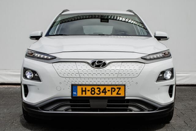 Hyundai Kona EV Premium 64 kWh 3-Fase/ Camera/ Krell audio/ Stoel-stuurverwarming/ Carplay/ Stoelventilatie