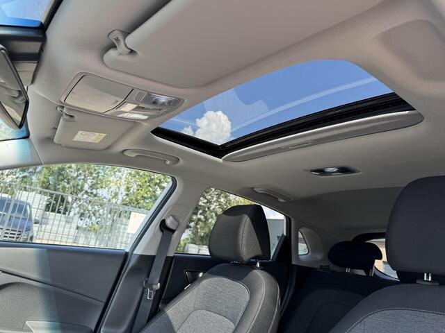 Hyundai Kona EV FASHION 64 KWH I 3 FASE LADEN I SCHUIF/KANTELDAK I APPLE CARPLAY I CRUISE CONTROL I ACHTERUITRIJCAMERA