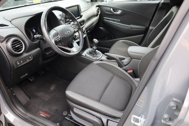 Hyundai Kona 1.0 T-GDI Comfort CARPLAY CAMERA STOEL/STUURVERW. HILL-HOLD DAB CRUISE CLIMA KRELL-AUDIO NAVI PDC LMV ALL-SEASONS
