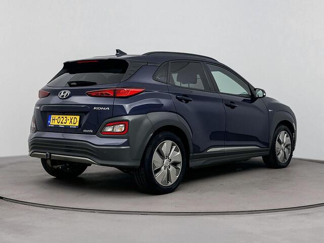 Hyundai Kona EV Premium 64 kWh Trekhaak | 3-Fase | Lederen Bekleding | Navigatie
