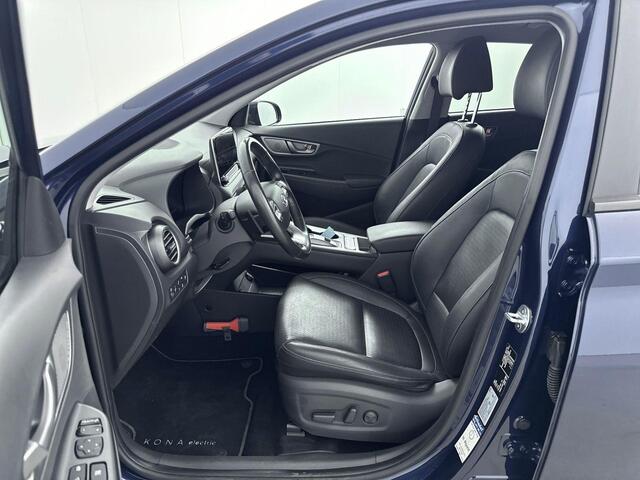 Hyundai Kona EV Premium 64 kWh Trekhaak | 3-Fase | Lederen Bekleding | Navigatie