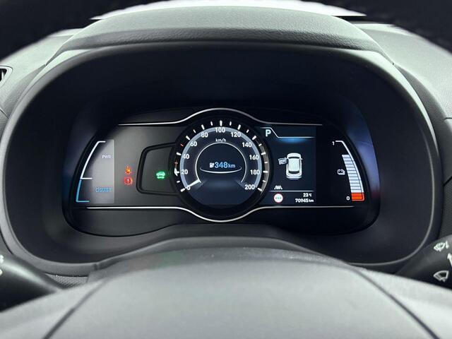 Hyundai Kona EV Premium 64 kWh Trekhaak | 3-Fase | Lederen Bekleding | Navigatie